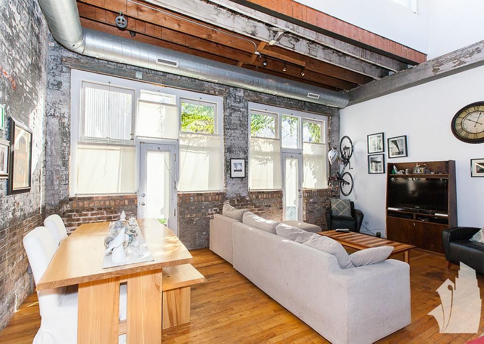 1st image of 3827 N Ravenswood Ave #1