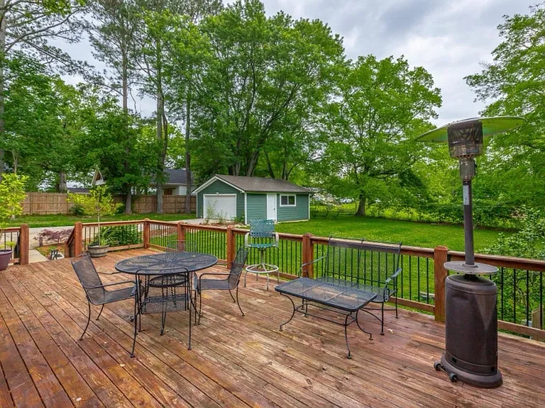9011 Pleasant Ln — Photo 17