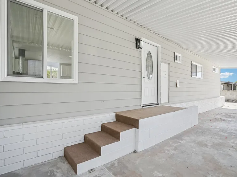 33423 Barcelona Dr — Photo 2