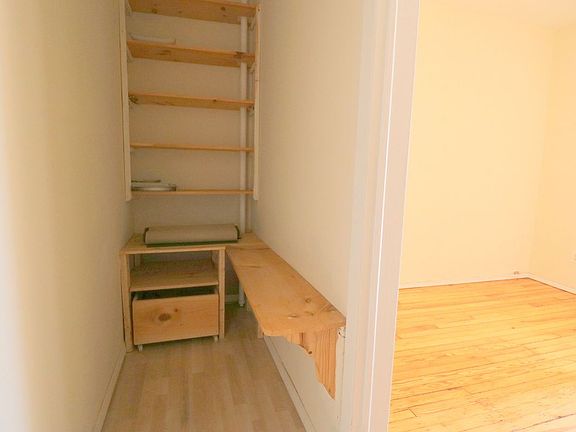 4th image of 4211 Broadway #1