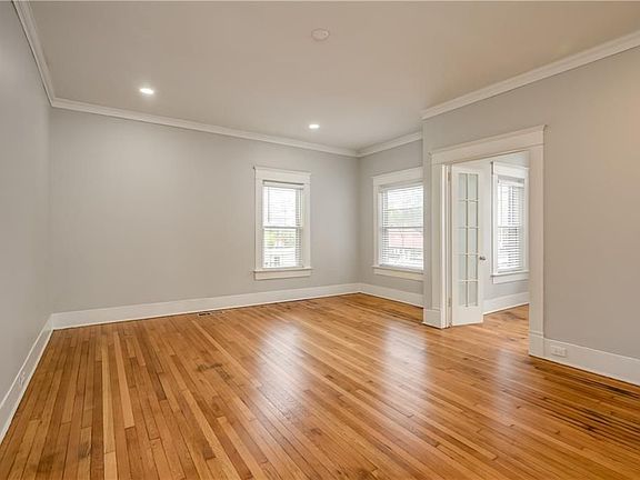 2nd image of 600 Parkway Dr NE #12