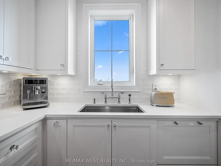 30 Drizzel Cres — Photo 17