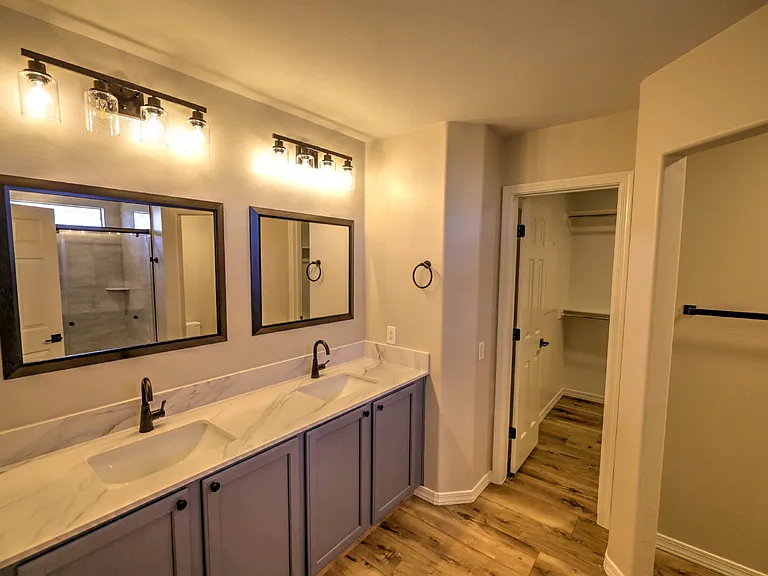 838 W Calle Valenciana — Photo 16