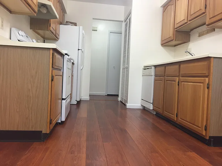 365 Mather St #200 — Photo 1