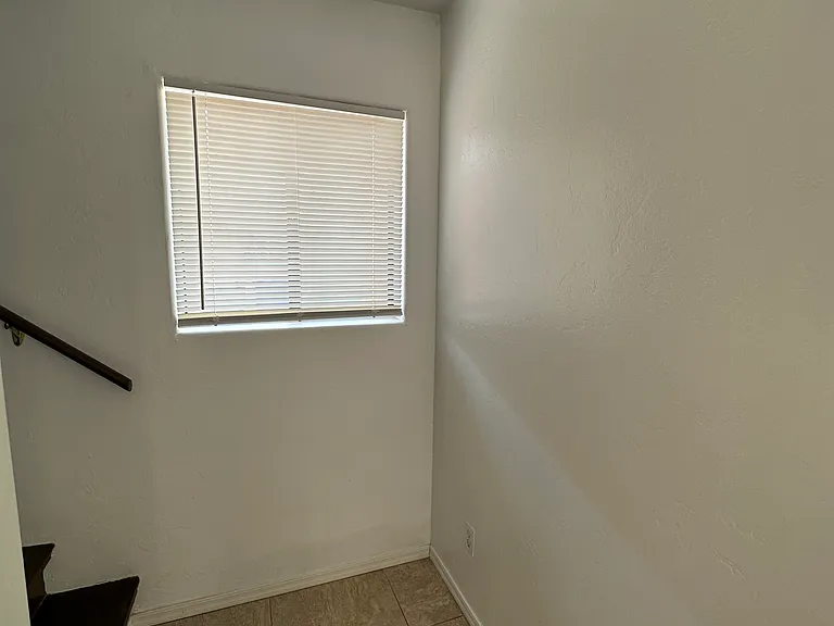 1005 E Water St #1 — Photo 28