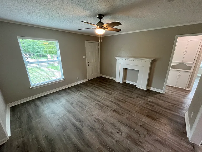 2423 Lolita Dr — Photo 4