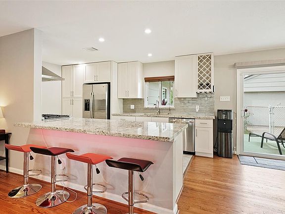 5th image of 3506 Las Palmas St