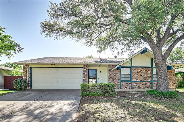 1st image of 2603 Crestmoor Ct
