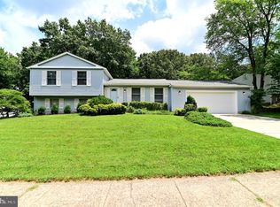 104 Silverleaf Ct, Sterling, VA 20164