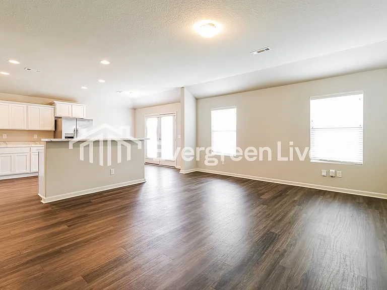 3057 Emerald Park Trl — Photo 4