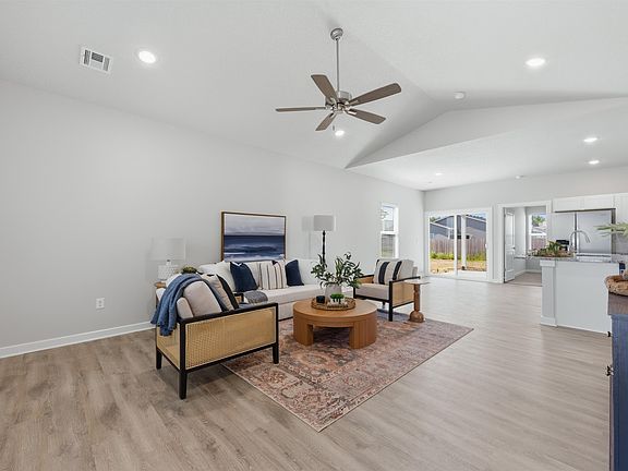 4th image of 1570 N Emerald Valley Dr