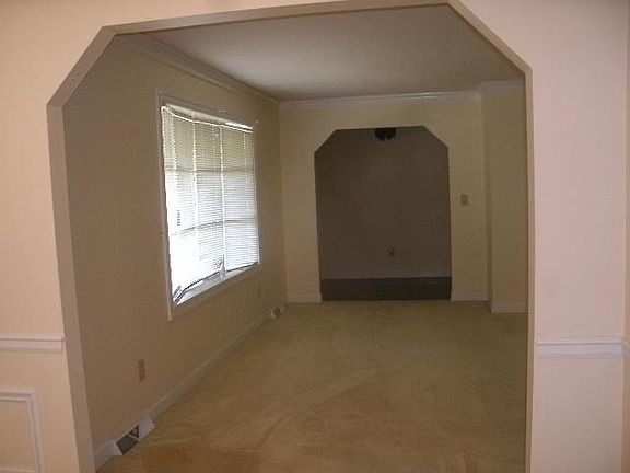 3rd image of 109 Bannister Ct