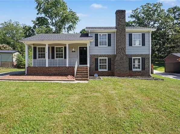1115 Castlegate Dr, Winston Salem, NC 27103
