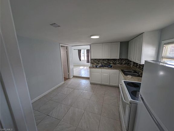 4th image of 111 Palmetto Ln W