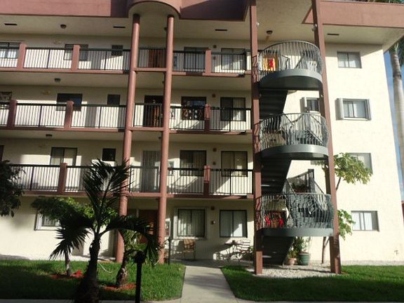 4th image of 5420 W 21st Ct APT 311