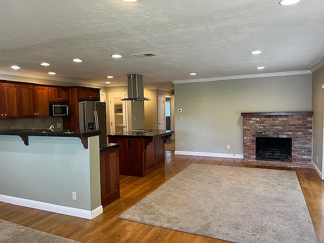 2 bed, 1150 sqft, $2,600 — Photo 3