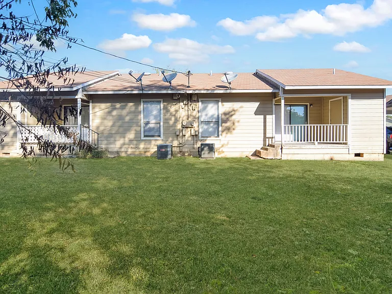 1626 Kelly Dr — Photo 12