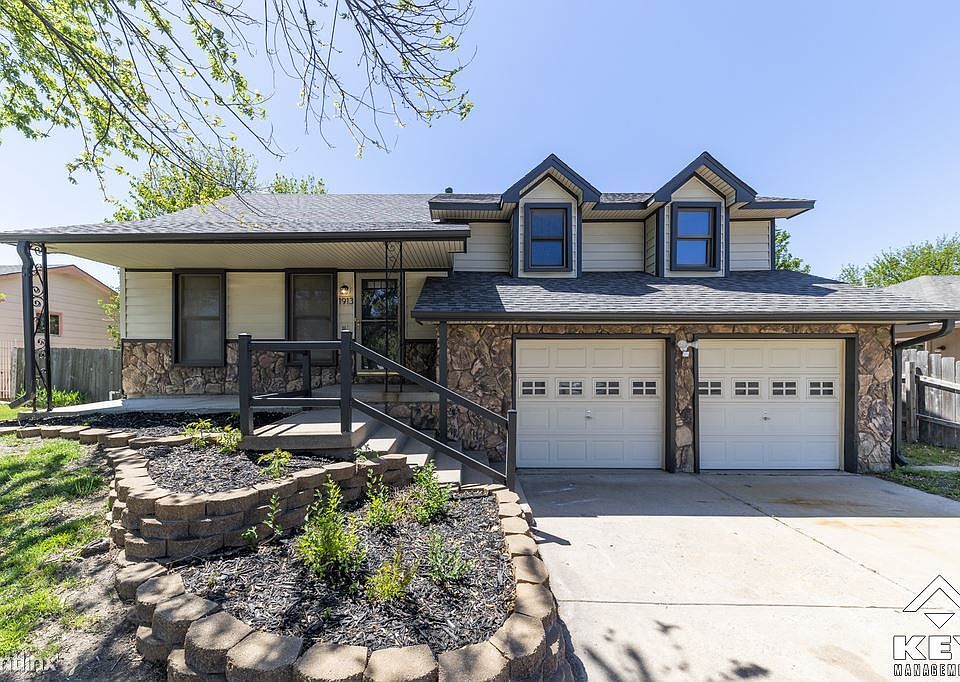 1913 S White Oak Dr, Wichita, KS 67207 Zillow