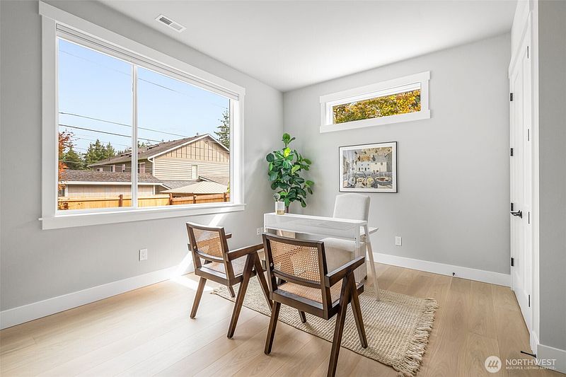 5th image of 16725 8th Avenue NE