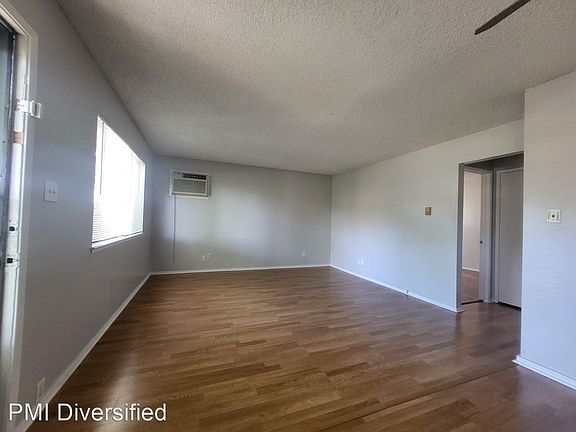 5th image of 681 Oakwood Dr APT 1