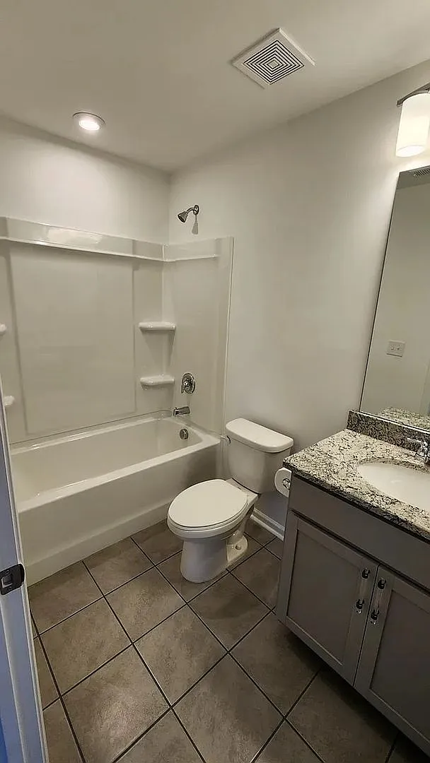 Room in 4 Bedroom Home at Godwit Ln — Photo 3