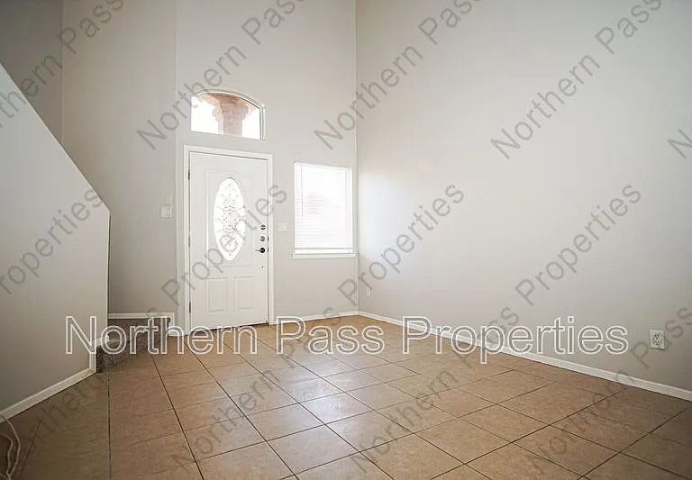 528 Green Village Ct #B — Photo 4