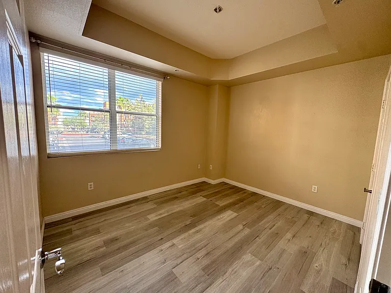 31 E Agate Ave #208 — Photo 13