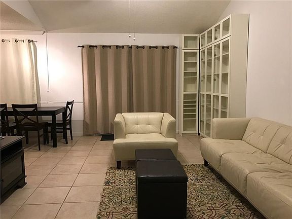 5th image of 1625 Continental Dr
