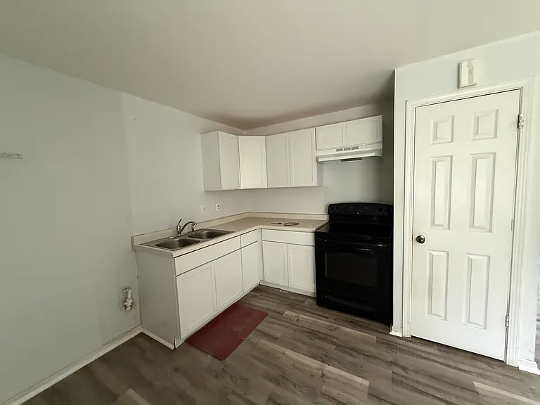 6207 E 46th St — Photo 3
