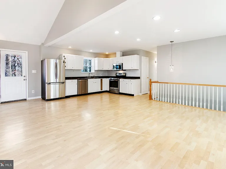 6341 Dogwood Pl — Photo 8