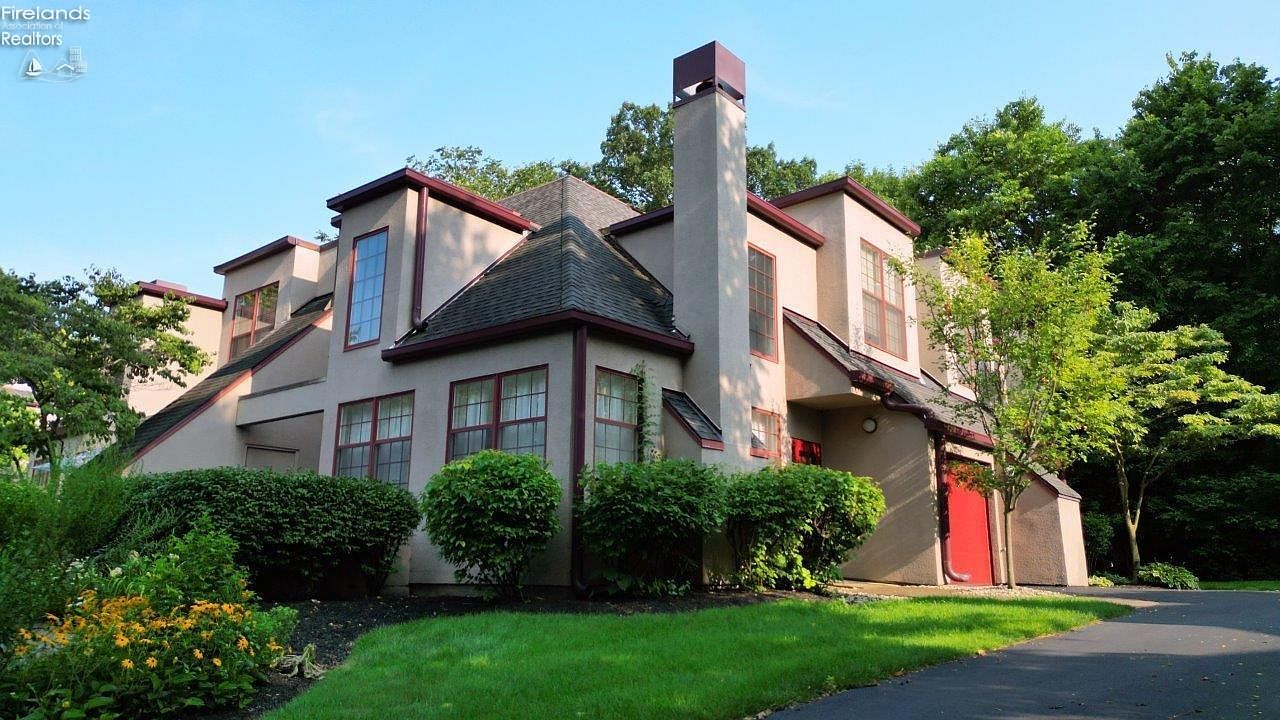 4370 Marin Wood UNIT D, Pt Clinton, OH 43452 Zillow