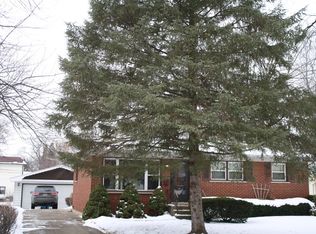 1406 S Chestnut Dr, Mount Prospect, IL