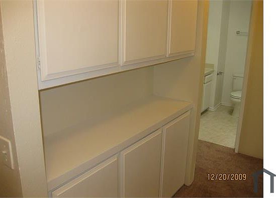 3rd image of 1329 W Latham Ave