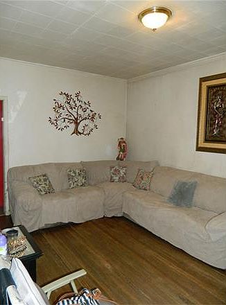 2nd image of 302 Keene St