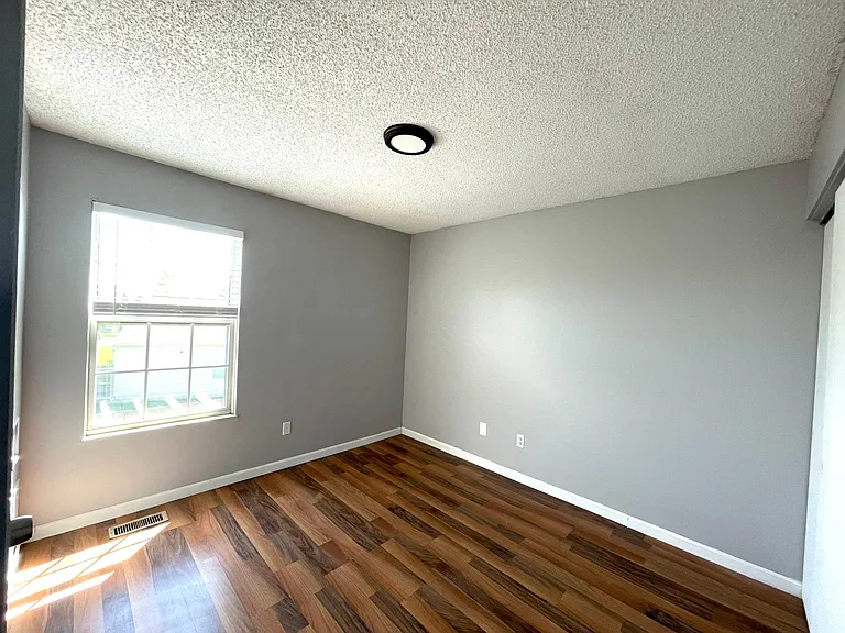 4961 Singleton Dr — Photo 23
