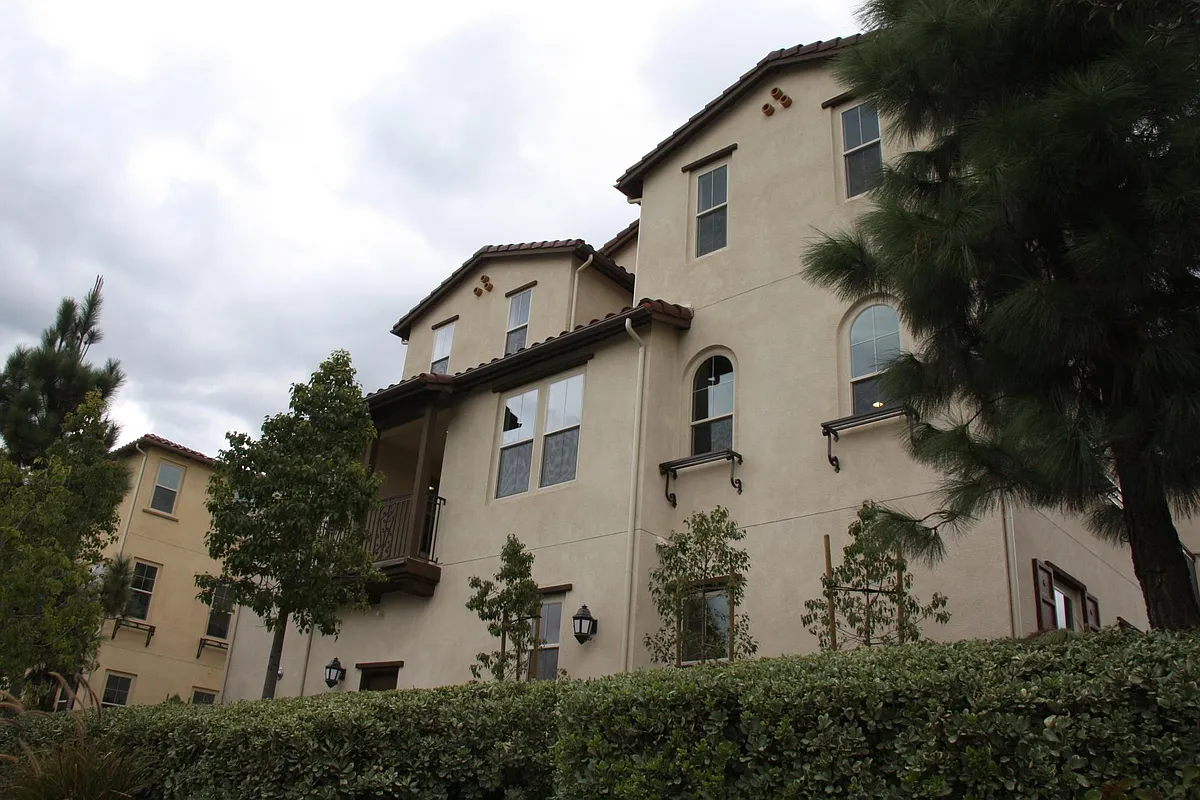 Building Photo - 827 E Promenade #A