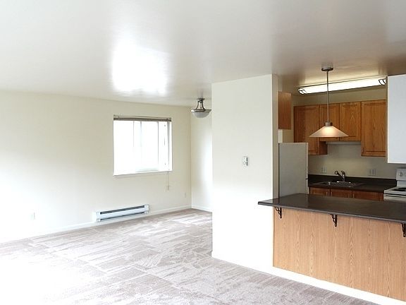 4th image of 1819 NW Central Pl #2308