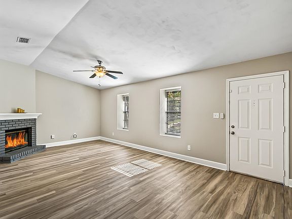 3rd image of 180 Whetherbine Way W