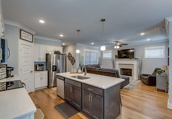 3rd image of 1129 Kennesaw Blvd