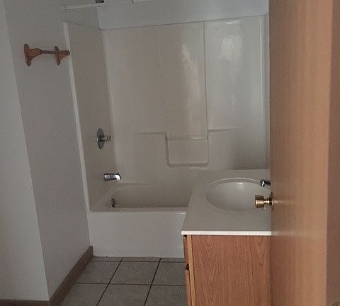 4th image of 122 Oakwood Ln APT G