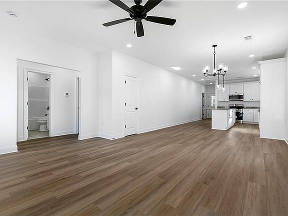 3rd image of 2329 Caddy Dr