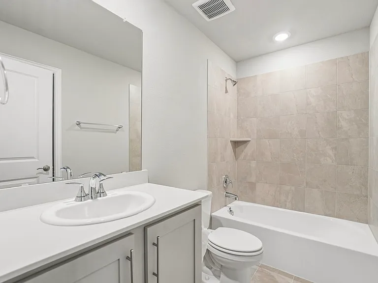 2131 Mustang Way — Photo 3