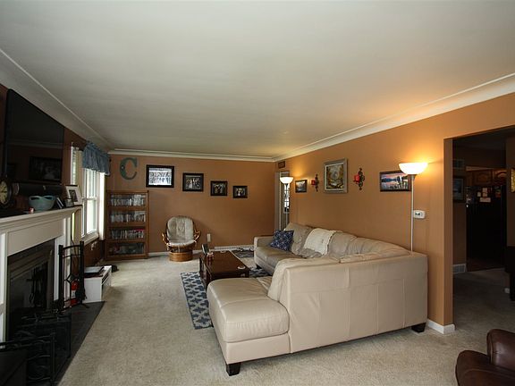 5th image of 103 9th Ave SE