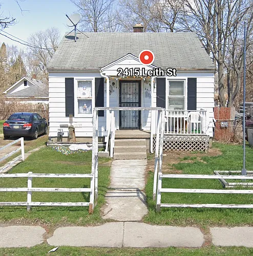 2415 Leith St Photo 1
