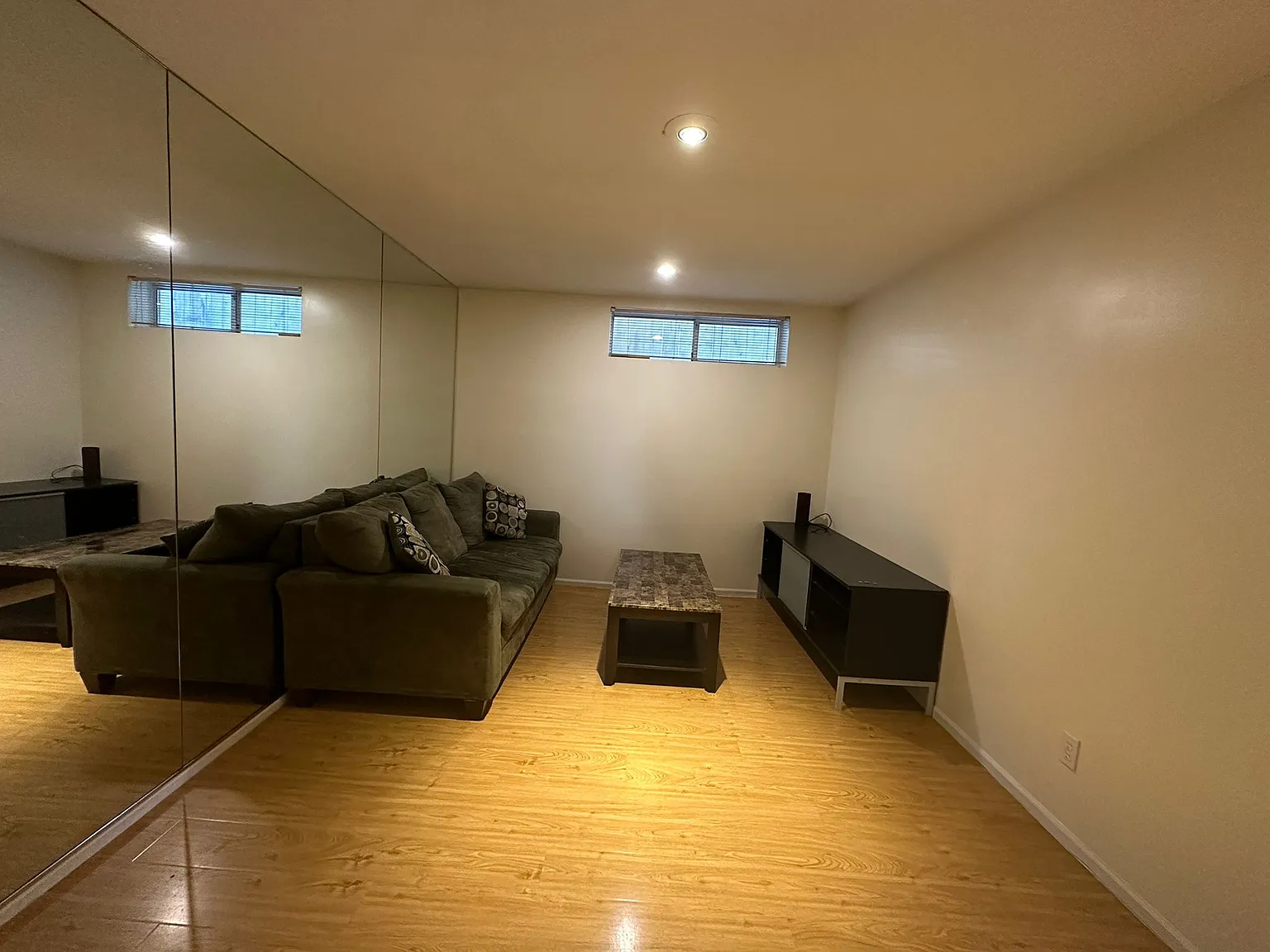 2 bed, 800 sqft, $1,800 — Photo 2