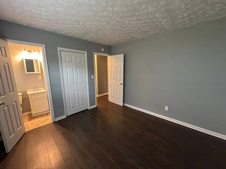 1019 S Randolph St — Photo 13