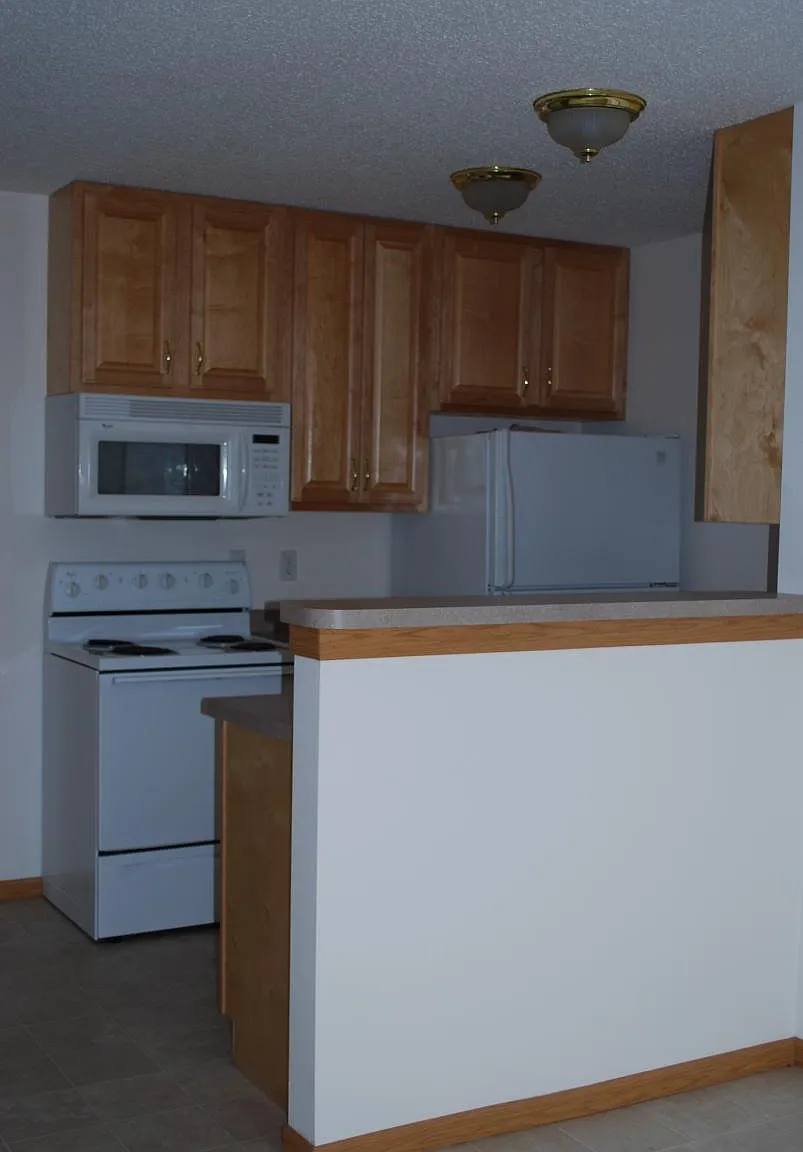 298 Lakeview Avenue — Photo 2