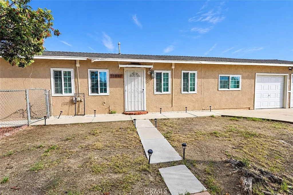 3 bed, 800 sqft, $2,900 — Photo 2