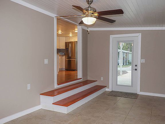 5th image of 132 Chestnut Ln
