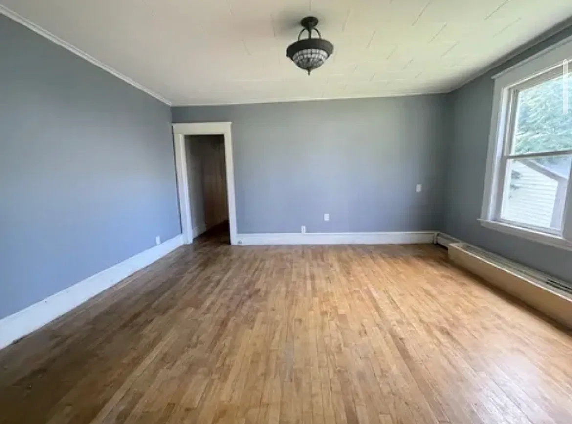 3 bed, 1.5 bath, 1500 sqft, $2,000 — Photo 2